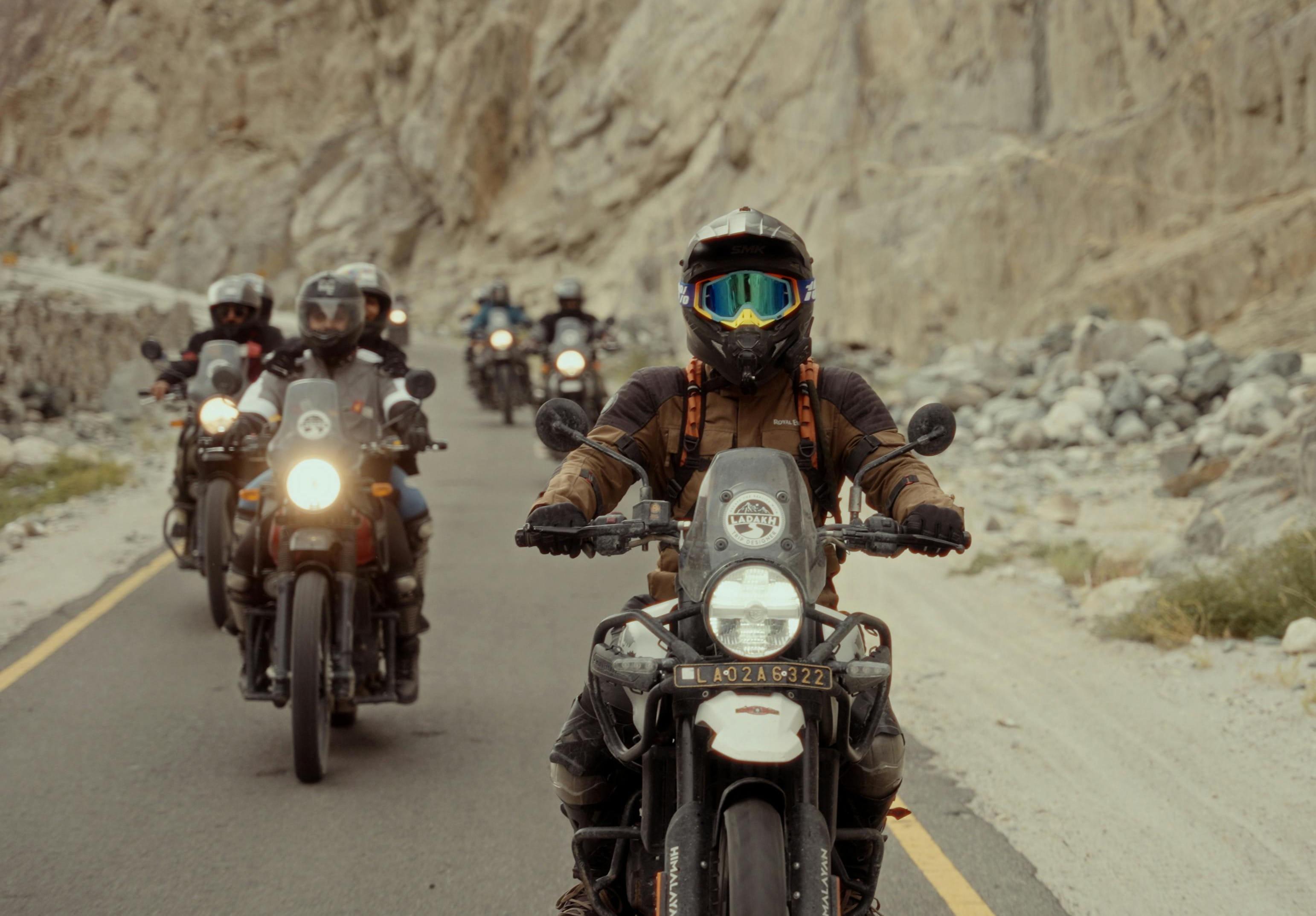 Offbeat Kashmir Bike Adventure – 7 Days